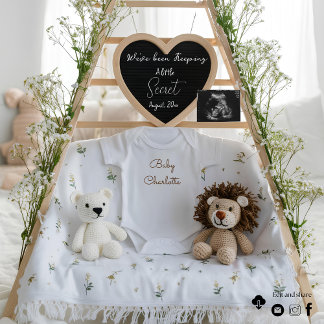 Anuncio de embarazo blanco minimalista personaliza