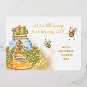 Anuncio de embarazo de madre a abeja con papel de