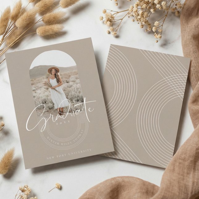 Anuncio de graduación con arco fotográfico minimal (Boho Modern Minimal Photo Arch Grad Announcement)