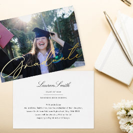 Anuncio de graduación con caligrafía dorada modern