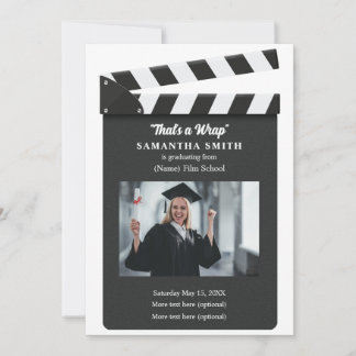 Anuncio de graduación con claqueta de cine