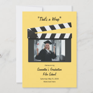 Anuncio de graduación con claqueta de cine