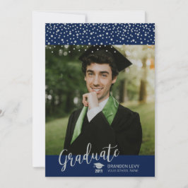 Anuncio de graduación con confeti plateado y azul