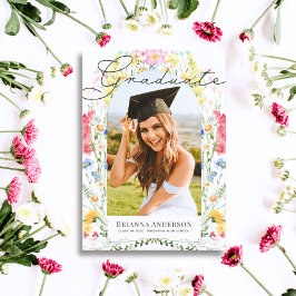 Anuncio de graduación con foto de arco de flores s