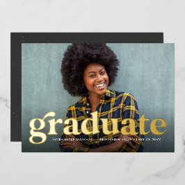 Anuncio de graduación con foto de graduado retro e