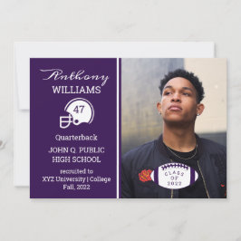 Anuncio de graduación con foto de jugador de fútbo