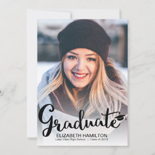 Anuncio de graduación con foto en blanco y negro c