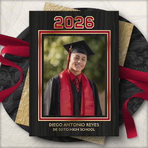 Anuncio de graduación con foto en color de la escu