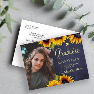 Anuncio de graduación con girasoles dorados en la