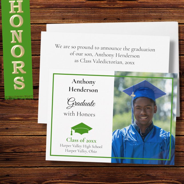 Anuncio de graduación con honores Gorra verde y fo (Subido por el creador)