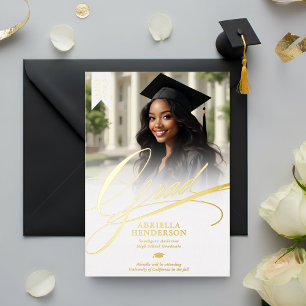 Anuncio de Graduación con Letra Formal y Elegante