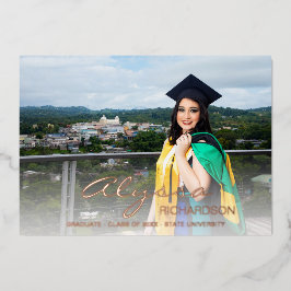 Anuncio de graduación con nombre y foto en hoja bl