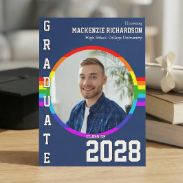 Anuncio de graduación con orgullo estudiantil gay