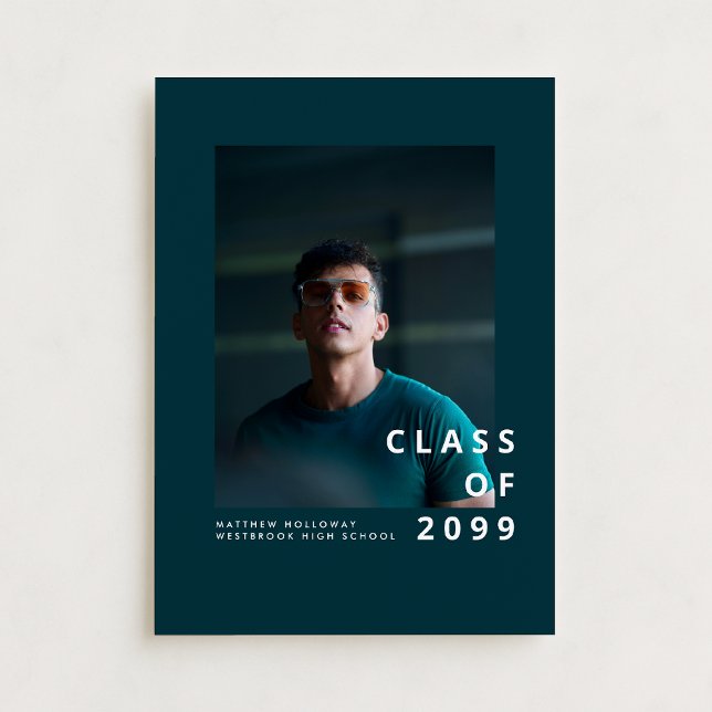 Anuncio de graduación con tipografía moderna en az (Subido por el creador)