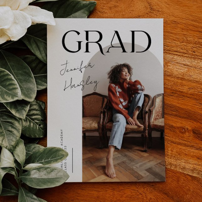 Anuncio de graduación de arco blanco GRAD (Subido por el creador)