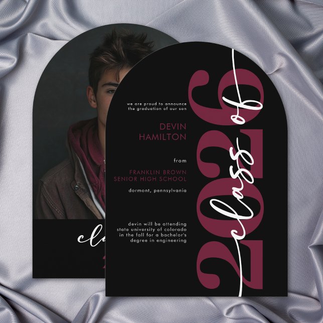 Anuncio de Graduación de Arquitectura con Tipograf (Modern Burgundy Typography Arch Grad Announcement)