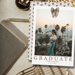 Anuncio de graduación de foto coqueta con lazo bei