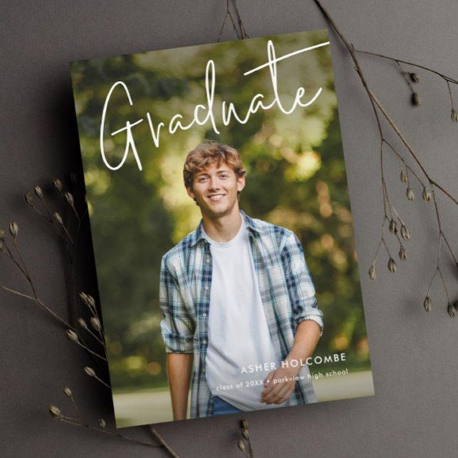 Anuncio de graduación de foto simple de graduado c (Modern Graduate Script Photo Graduation Announcements.)
