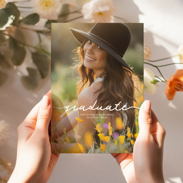 Anuncio de graduación de niña boho con flores silv (Boho Wildflower Girl Graduation Announcement)