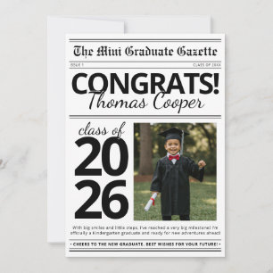 Anuncio de graduación de niños en periódico modern