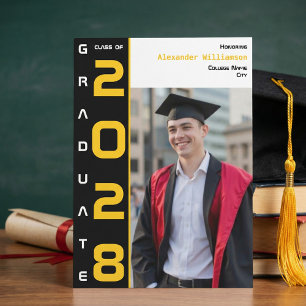 Anuncio de Graduación Moderno Dorado y Negro con F