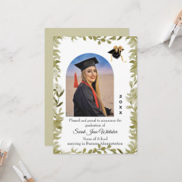 Anuncio de graduación universitaria con borde de h