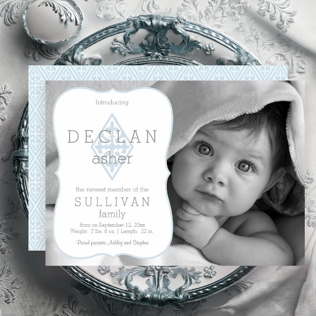 Anuncio de nacimiento | Boy Photo Fleur de Lis Cro (Elegant Vintage Look Trinity Cross Blue and Light Gray Unique Boy Photo Birth Announcement )