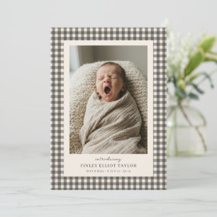 Anuncio de nacimiento con foto de bebé en gris tau