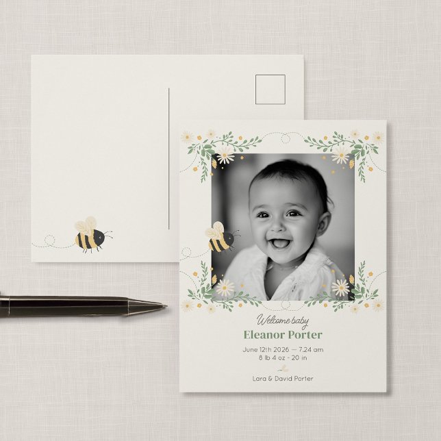 Anuncio de nacimiento de abejorro en postal de fot (Wildflower Flight - Honey Bee New Baby Photo Postcard Announcement)