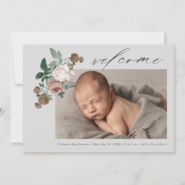 Anuncio de nacimiento de bebé con flores vintage