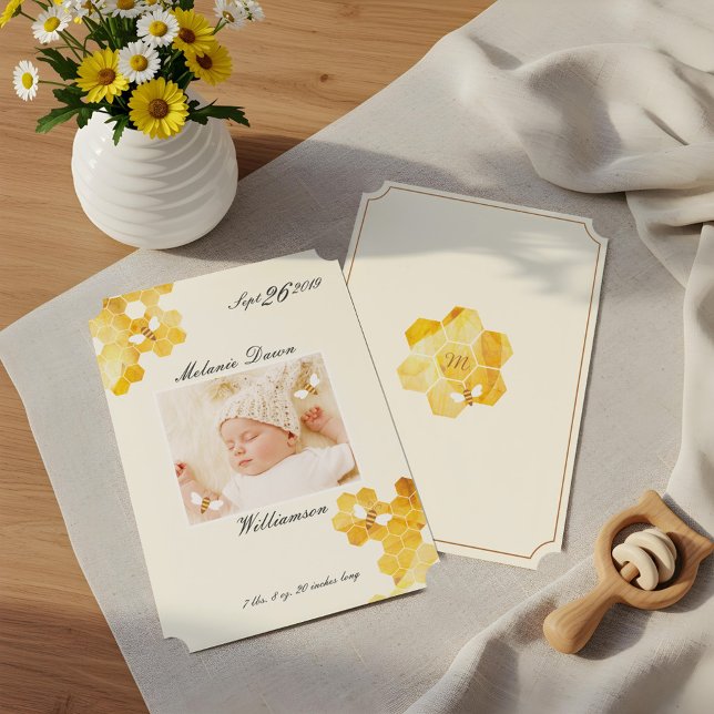 Anuncio de nacimiento de bebé pequeño y dulce (Sweet Little Bee Baby Photo Birth Announcement)