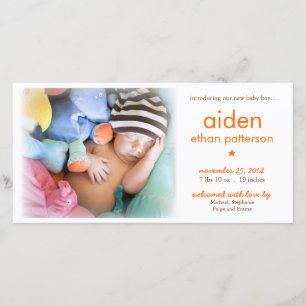 Anuncio de nacimiento de foto de niño bebé de simp