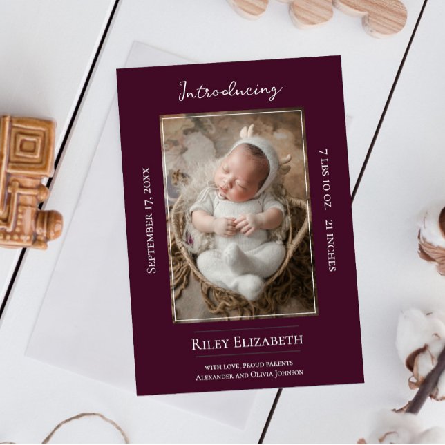 Anuncio de nacimiento de foto moderna de Magenta (Magenta Modern Photo Birth Announcement)