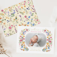Anuncio de nacimiento de la pequeña niña de flores