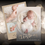 Anuncio de nacimiento de Navidades de Collage de f<br><div class="desc">Los dulces anuncios de natalidad de los temas de las fiestas incluyen tu foto favorita del recién nacido en el frente con el saludo Feliz Navidad y tus nombres. Las estadísticas de natalidad de su bebé y 3 fotos en la espalda. CAMBIAR el color de fondo de la parte posterior...</div>