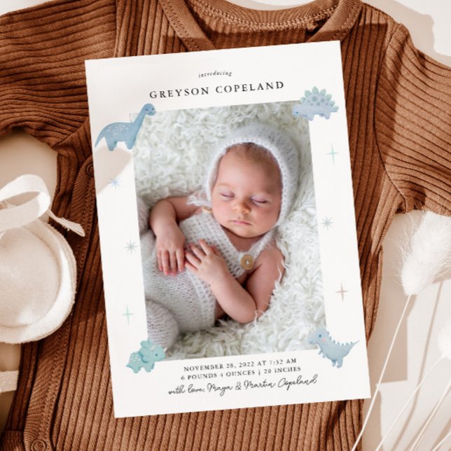 Anuncio de nacimiento de niño bebé foto de dinosau (Subido por el creador)