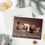 anuncio de nacimiento de pequeños navidades modern<br><div class="desc">anuncie el nacimiento de su bebé con este diseño de escritura blanca con una preciosa foto del recién nacido,  la imagen y el detalle de texto de esta tarjeta se pueden personalizar.</div>