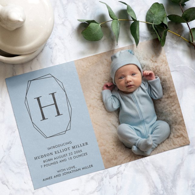 Anuncio de nacimiento Monograma tarjeta azul moder (Modern monogram birth announcement card in blue)
