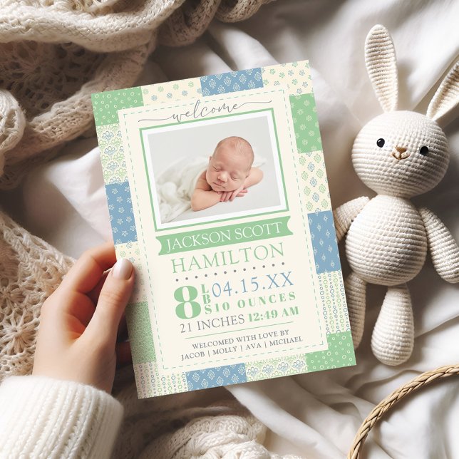 Anuncio de nacimiento verde y azul foto (Photo Blue and Green Quilt Birth Announcement)