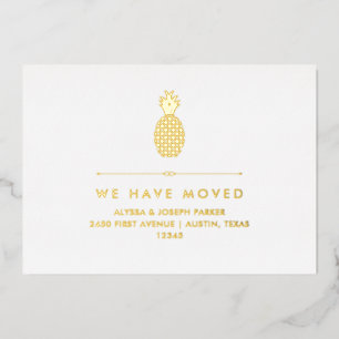 Anuncio de nueva dirección con piña de pan de oro