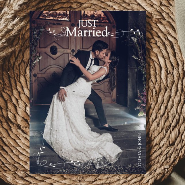 Anuncio Elegant Just Married Elegant Script Photos Wedding (Subido por el creador)