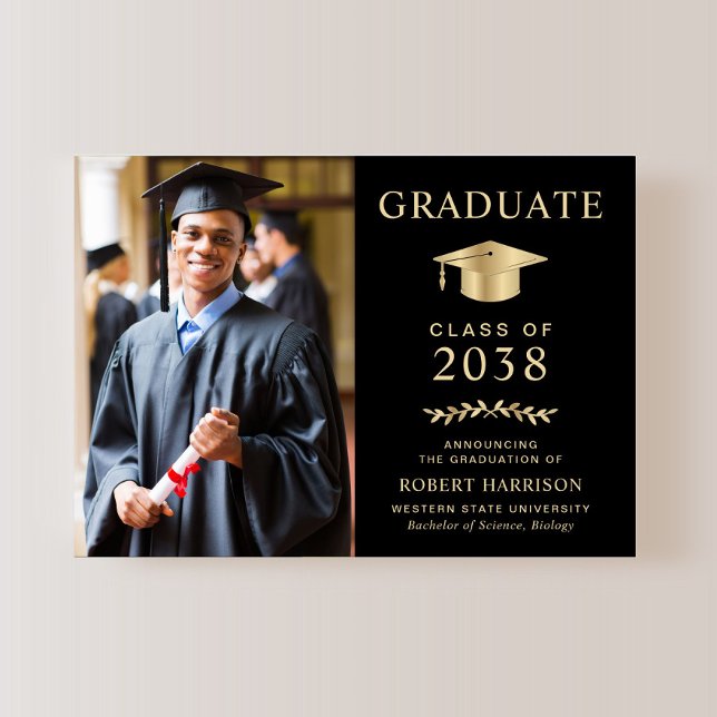 Anuncio Elegante foto de graduación de Black Gold College (An elegant college graduation announcement to celebrate the graduate's achievements)