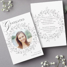 Anuncio Elegante Graduación de flores silvestres plateadas