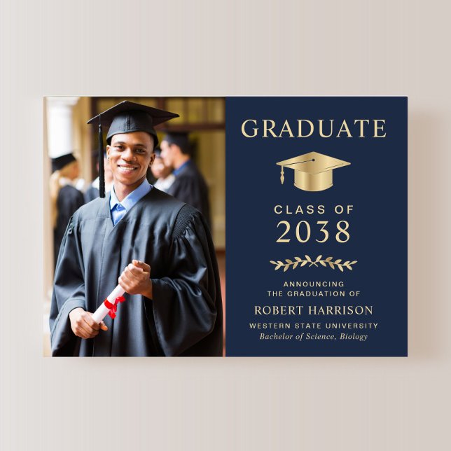Anuncio Elegante graduación de la Escuela de Relieve metal (An elegant college graduation announcement to celebrate the graduate's achievements)