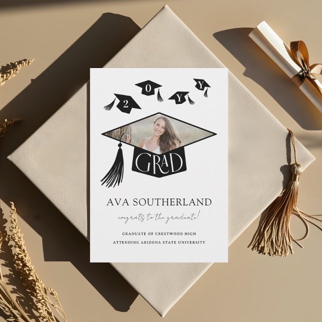 Anuncio Elegante Graduación Moderna de Grado y Tassel (Elegant Modern Grad Cap & Tassel Photo Graduation Announcement)