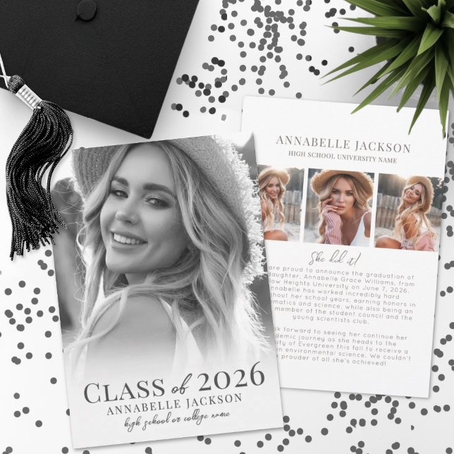 Anuncio Elegante Graduado de Fotografía en Blanco y Negro (Elegant Graduate Black & White Photo Graduation Announcement)