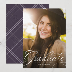 Anuncio Elegante guión de graduado ciruela vertical gradua