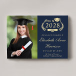 Anuncio Elegante guión Foto de graduación del Blue Gold Co<br><div class="desc">Moderna invitación de graduación universitaria de color azul oscuro con "Clase de" en un ilustracion dorado claro de corona laurel que incorpora un topper de grad y diploma, una foto del graduado y su nombre en un elegante guión dorado claro. Añada su escuela, su escuela principal, honores o planes futuros....</div>