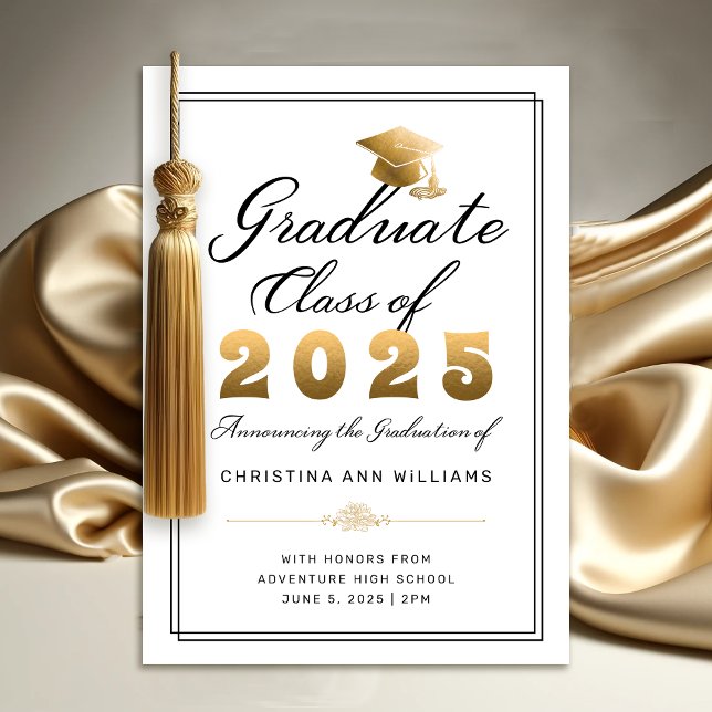 Anuncio Elegante Guión negro dorado blanco 2025 Graduación (Elegant White Gold Script Graduation Announcement)