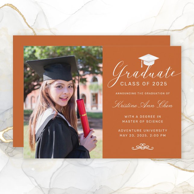 Anuncio Elegante Naranja White Script Cap Graduación de fo (Elegant Orange White Script Cap Photo Graduation Announcement)